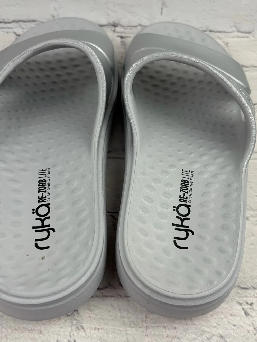 Ryka Re-Zorb Lite Recovery Slide Sandals Silver Metallic Comfort Shoes Size 7